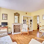 Pantheon Cosy Studio Apartment