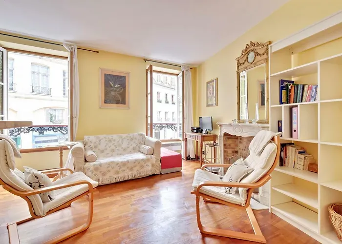 Pantheon Cosy Studio Apartment